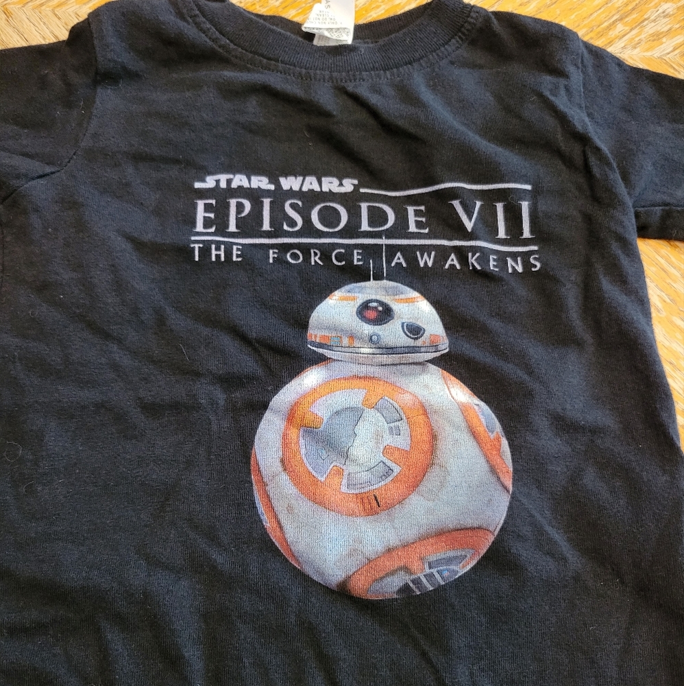 BB8 Boys Infant Starwars t-shirt. Size 12 Months